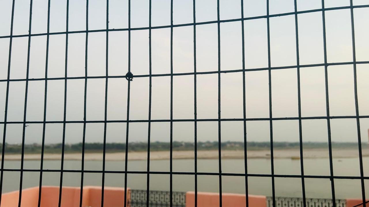 Tandon Lodge On The Ganga Ghat Homestay Βαρανάσι Εξωτερικό φωτογραφία