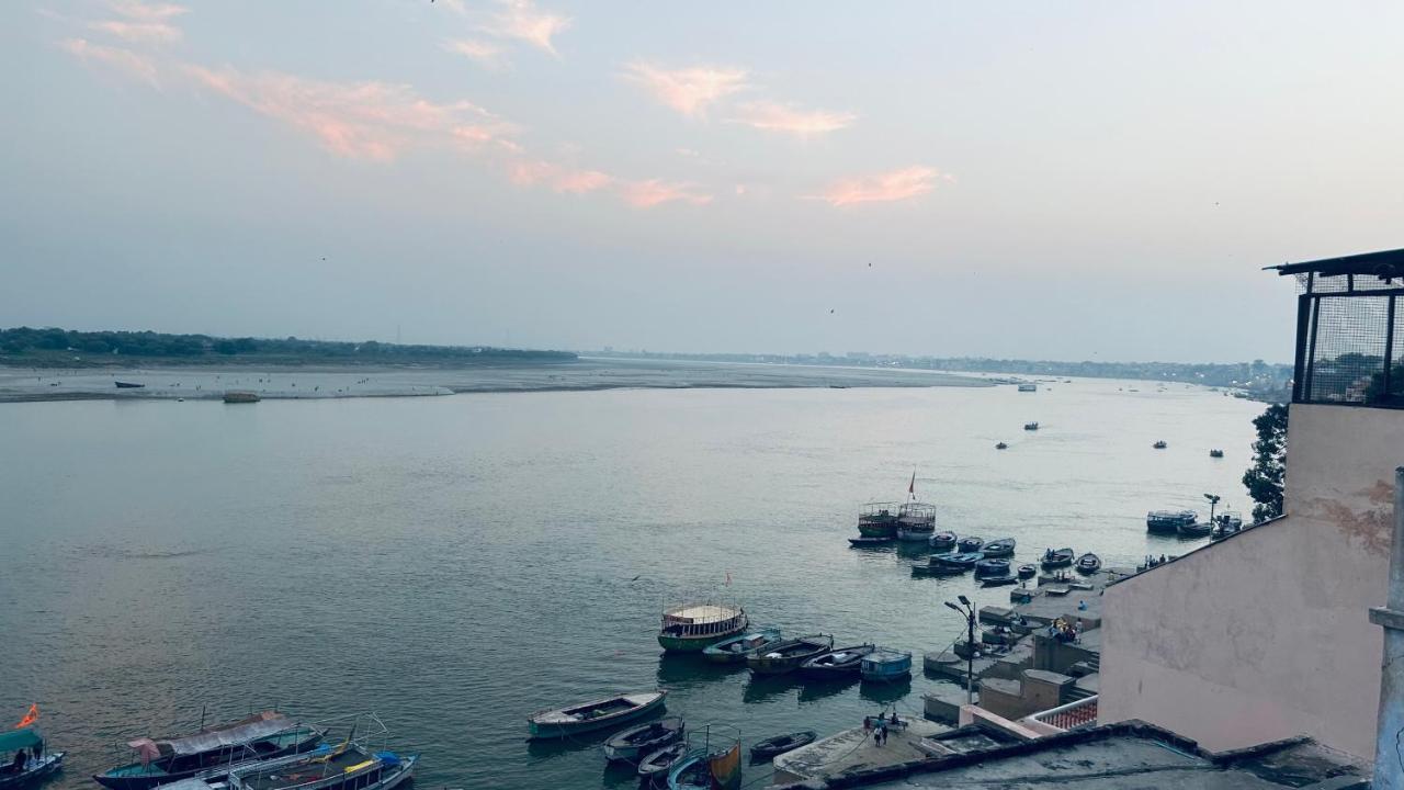 Tandon Lodge On The Ganga Ghat Homestay Βαρανάσι Εξωτερικό φωτογραφία