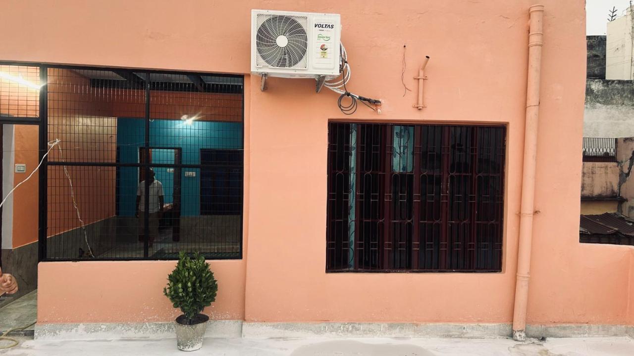 Tandon Lodge On The Ganga Ghat Homestay Βαρανάσι Εξωτερικό φωτογραφία