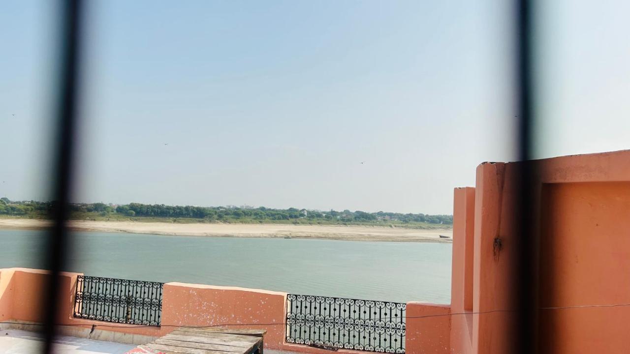 Tandon Lodge On The Ganga Ghat Homestay Βαρανάσι Εξωτερικό φωτογραφία