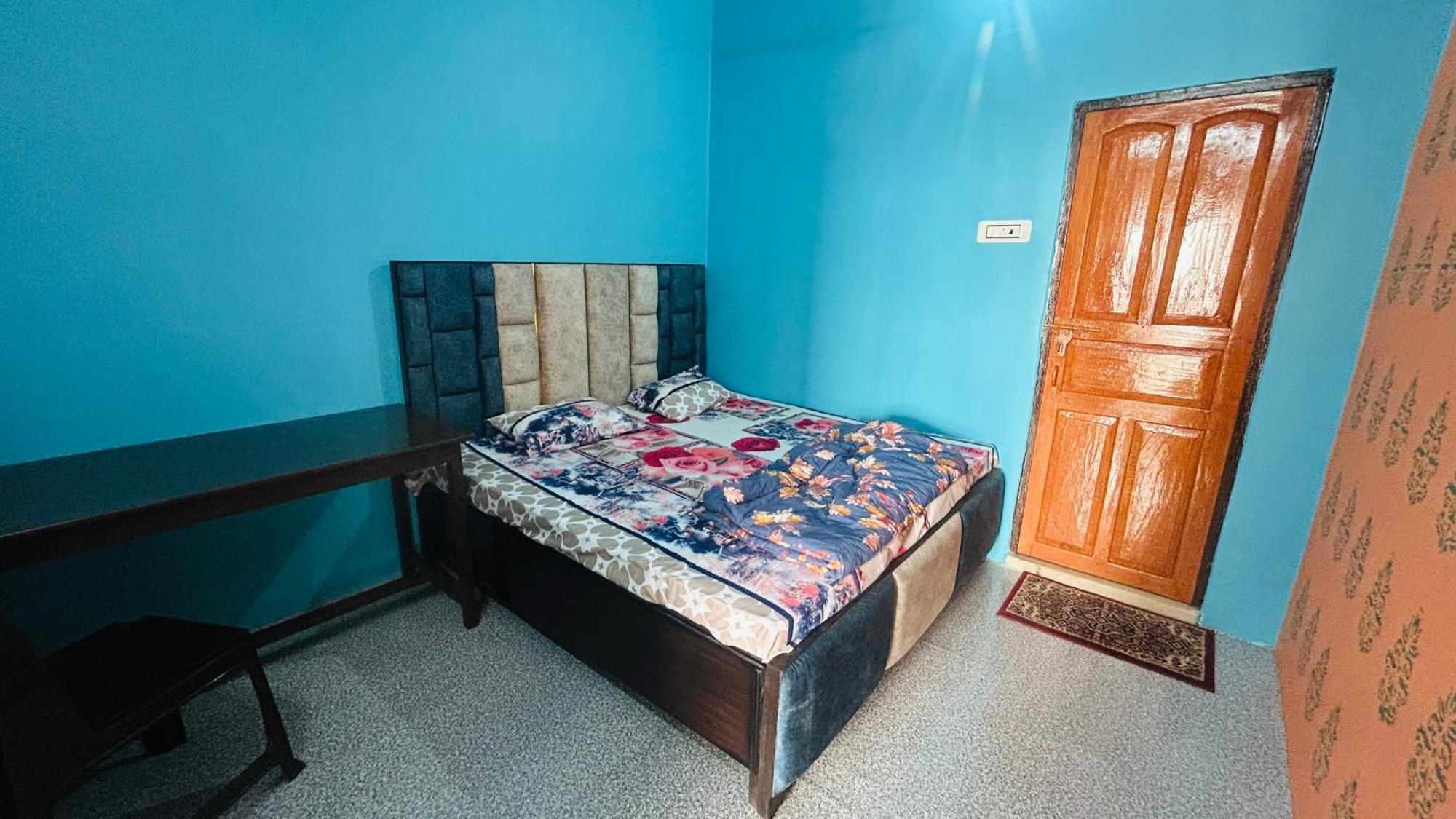 Tandon Lodge On The Ganga Ghat Homestay Βαρανάσι Εξωτερικό φωτογραφία