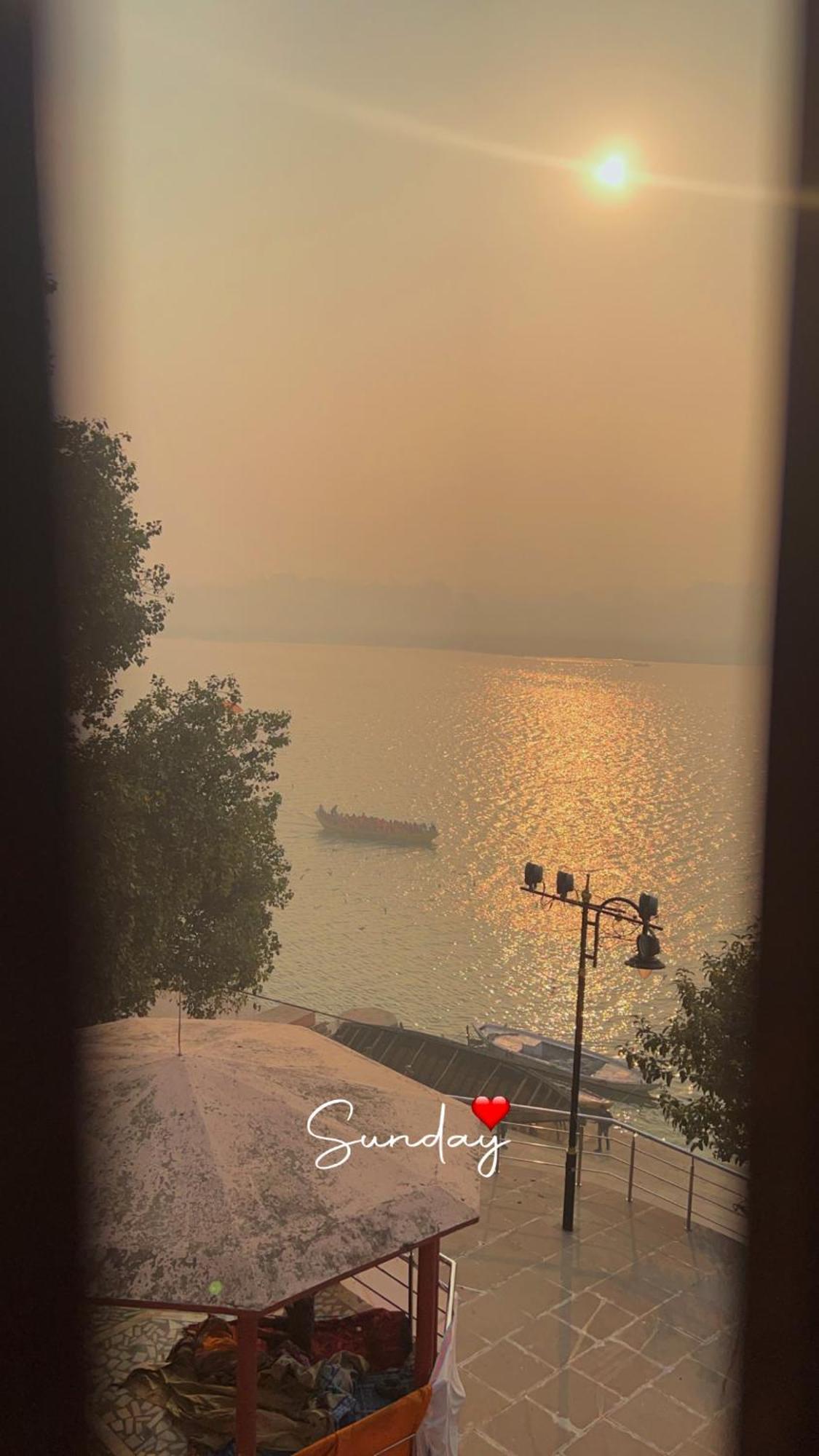 Tandon Lodge On The Ganga Ghat Homestay Βαρανάσι Εξωτερικό φωτογραφία